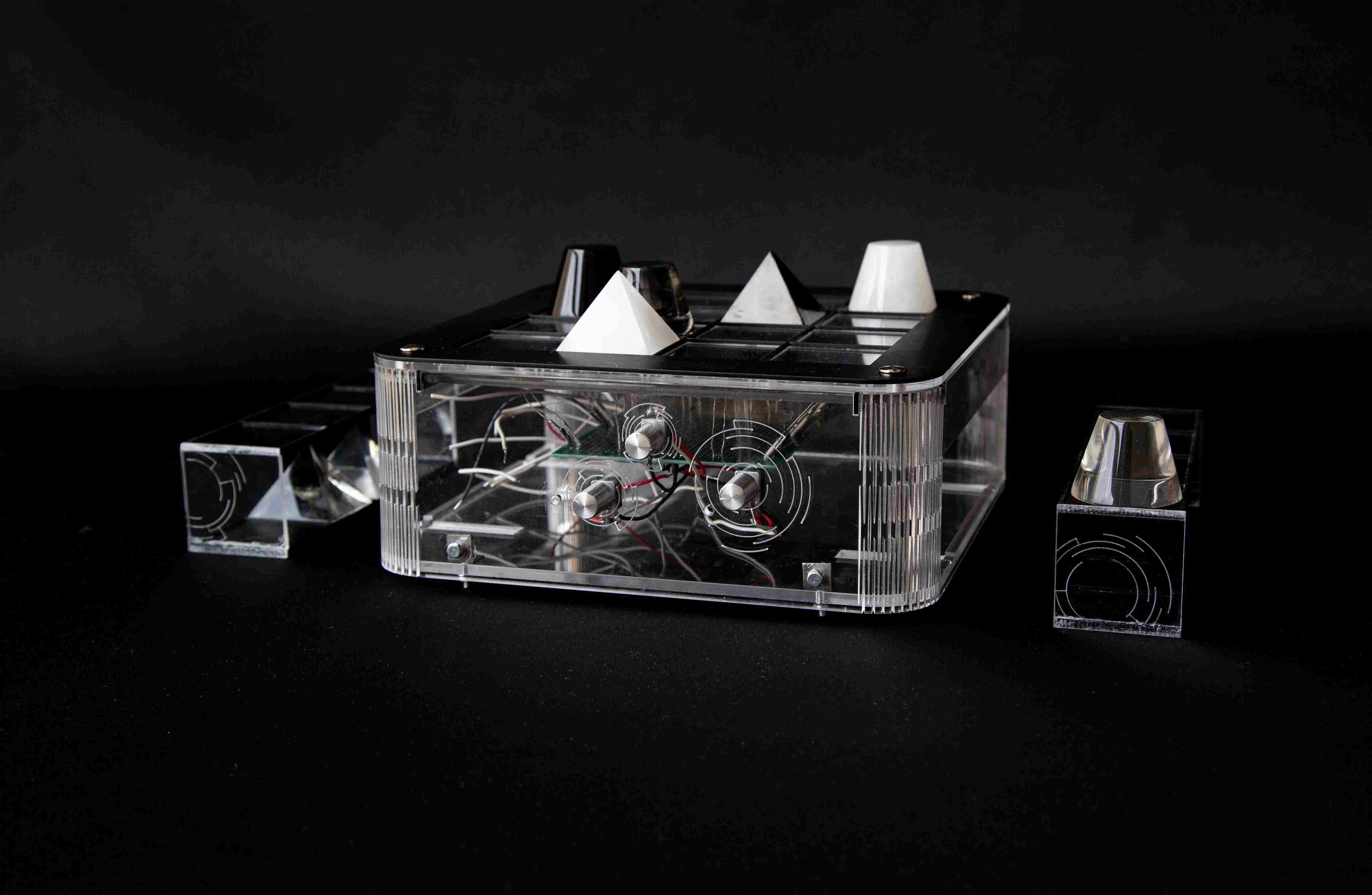 CUBE COMPOSER // Synthesizer by Dina Lebbar + + // Synthux Academy